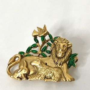 Vintage Danecraft Goldtone Brooch Lion Lamb Dove